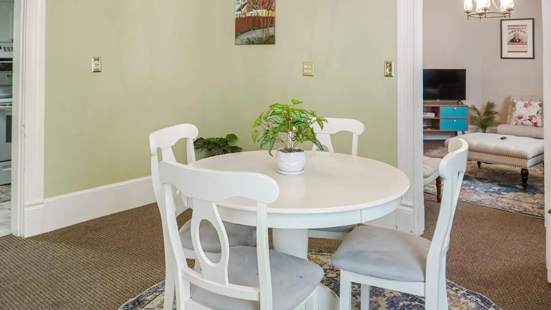 Charming Apartment In Bustling Clifton & Crescent Hill Louisville